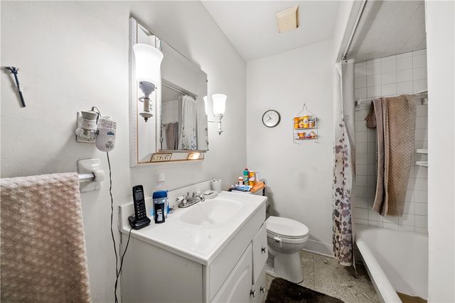 217-219 5th St, Wilmerding, PA 15148