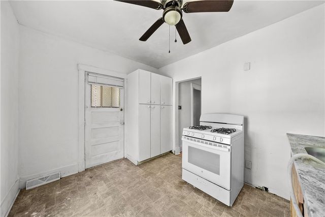 217-219 5th St, Wilmerding, PA 15148