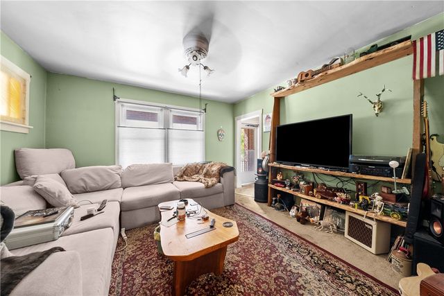 217-219 5th St, Wilmerding, PA 15148