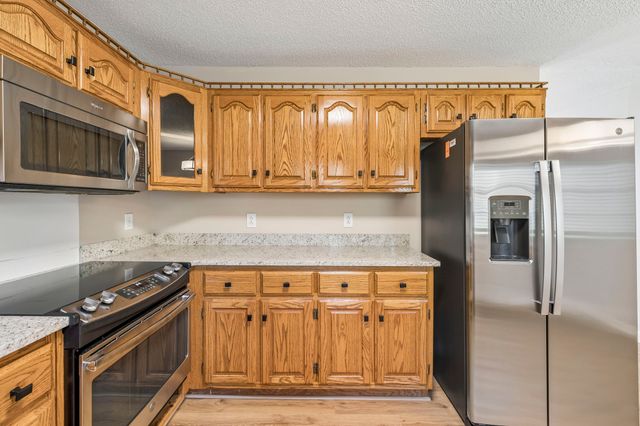 2901 Meadowhill Dr, Murfreesboro, TN 37130