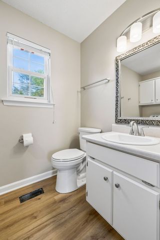 2901 Meadowhill Dr, Murfreesboro, TN 37130