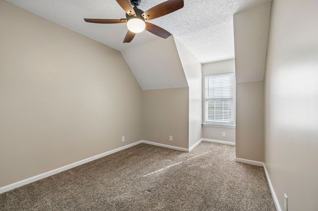 2901 Meadowhill Dr, Murfreesboro, TN 37130