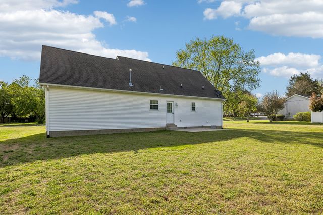 2901 Meadowhill Dr, Murfreesboro, TN 37130