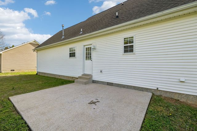 2901 Meadowhill Dr, Murfreesboro, TN 37130