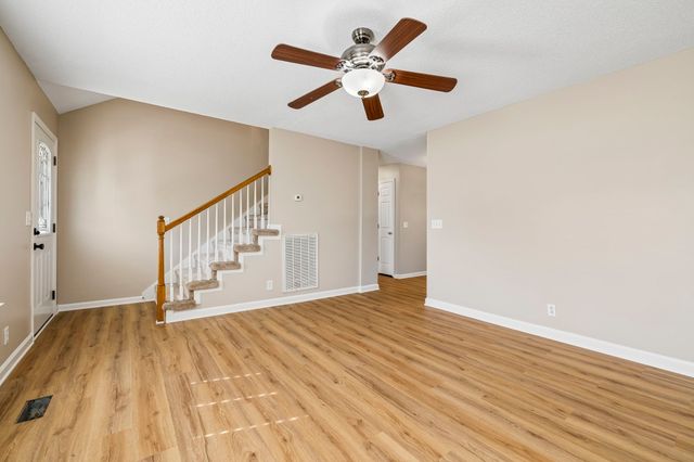 2901 Meadowhill Dr, Murfreesboro, TN 37130