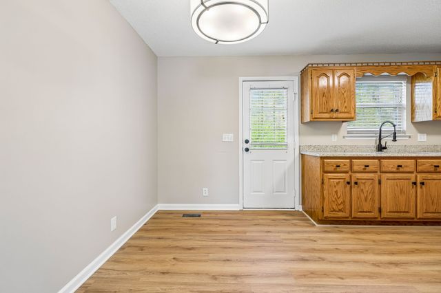 2901 Meadowhill Dr, Murfreesboro, TN 37130