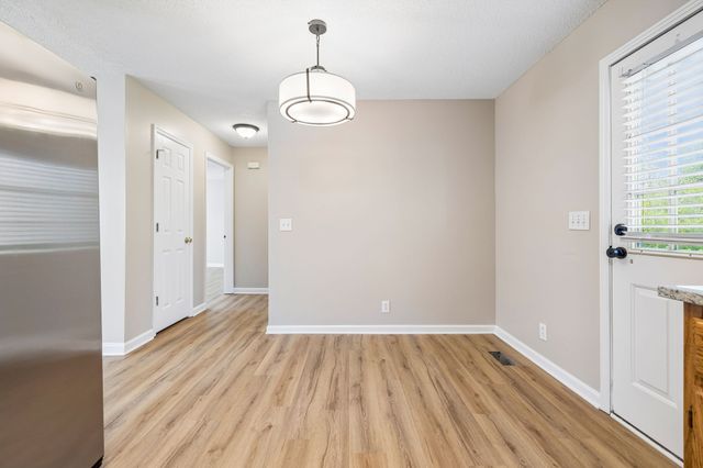 2901 Meadowhill Dr, Murfreesboro, TN 37130