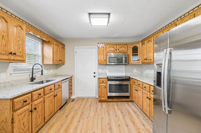 2901 Meadowhill Dr, Murfreesboro, TN 37130