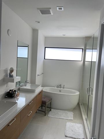 8283 NW 44th St, Doral, FL 33166