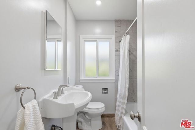 7444 Oak Park Avenue, Van Nuys (los Angeles), CA 91406