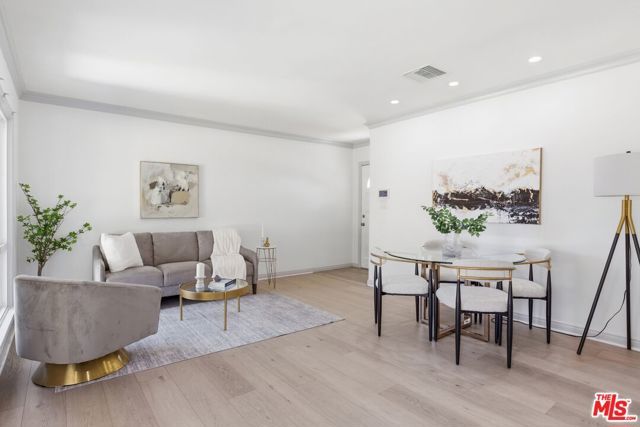 7444 Oak Park Avenue, Van Nuys (los Angeles), CA 91406