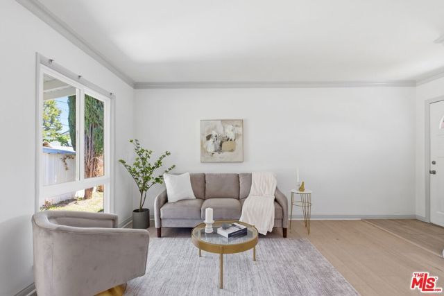 7444 Oak Park Avenue, Van Nuys (los Angeles), CA 91406