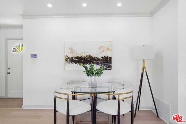 7444 Oak Park Avenue, Van Nuys (los Angeles), CA 91406