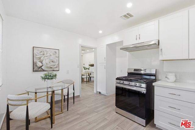 7444 Oak Park Avenue, Van Nuys (los Angeles), CA 91406