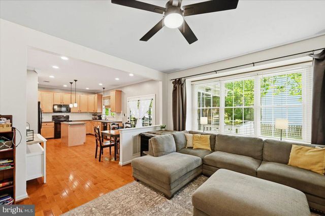 42631 HARRIS, Chantilly, VA 20152
