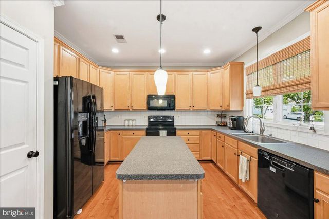 42631 HARRIS, Chantilly, VA 20152