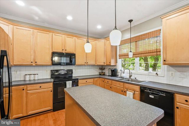 42631 HARRIS, Chantilly, VA 20152