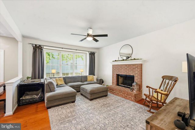 42631 HARRIS, Chantilly, VA 20152