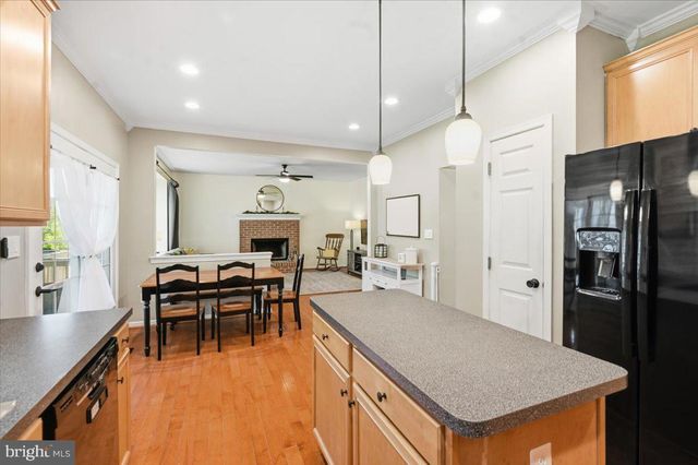 42631 HARRIS, Chantilly, VA 20152