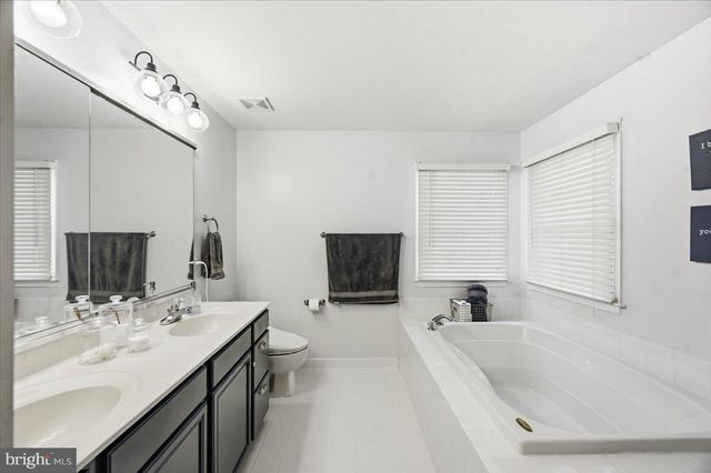 42631 HARRIS, Chantilly, VA 20152