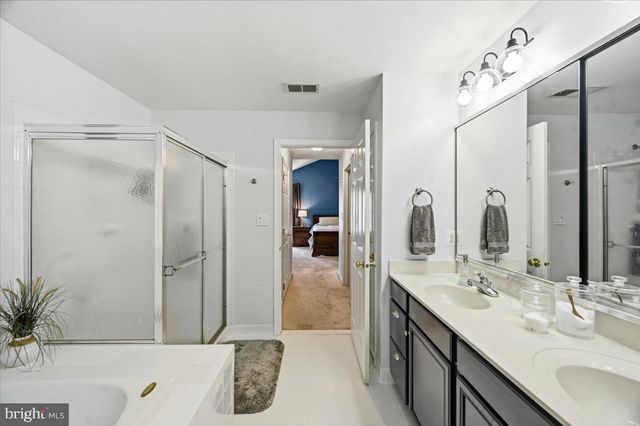 42631 HARRIS, Chantilly, VA 20152