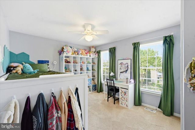 42631 HARRIS, Chantilly, VA 20152