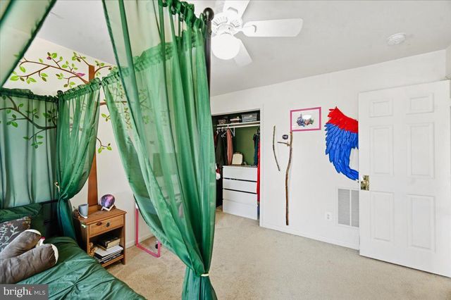 42631 HARRIS, Chantilly, VA 20152