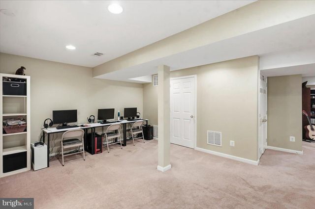 42631 HARRIS, Chantilly, VA 20152