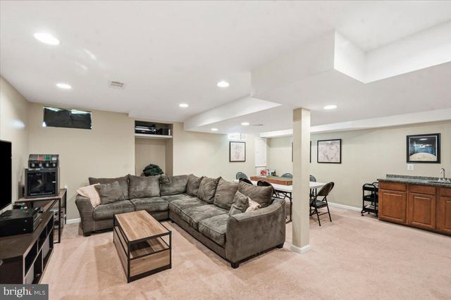 42631 HARRIS, Chantilly, VA 20152