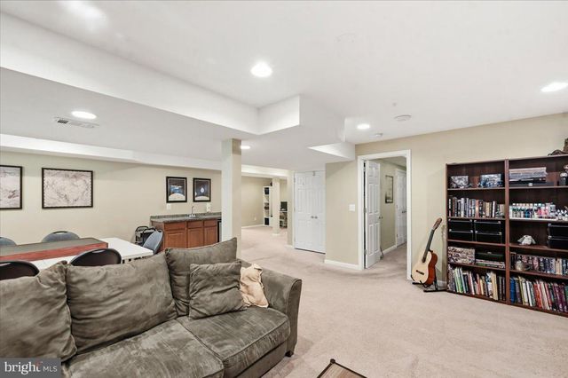 42631 HARRIS, Chantilly, VA 20152