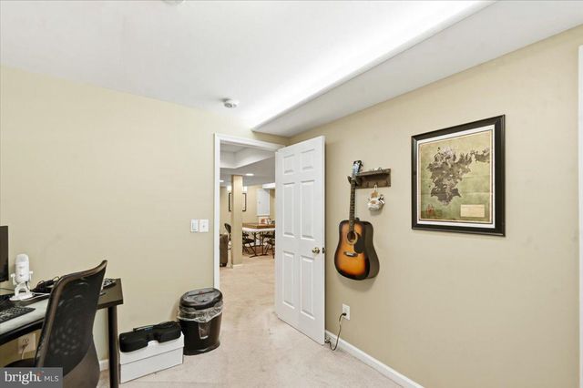 42631 HARRIS, Chantilly, VA 20152