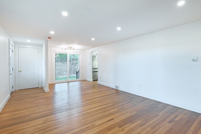 9 Bridge St, Medfield, MA 02052