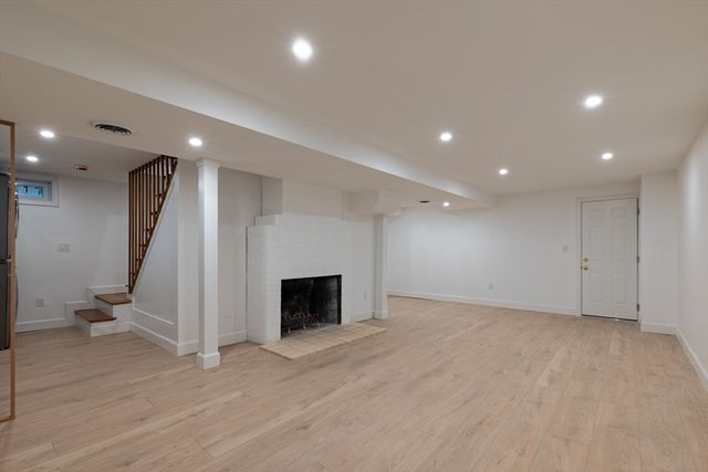 9 Bridge St, Medfield, MA 02052
