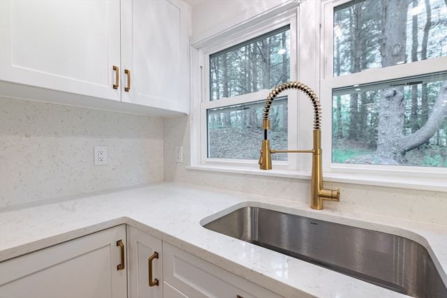 9 Bridge St, Medfield, MA 02052