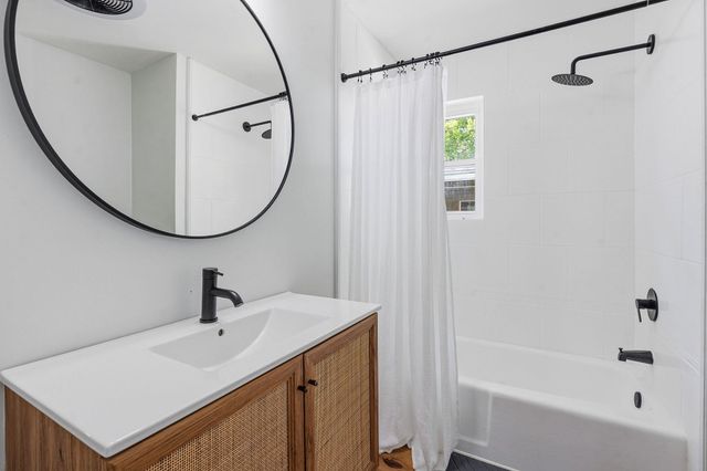 1307 Aspen ST, Lockhart, TX 78644