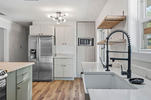 1307 Aspen ST, Lockhart, TX 78644