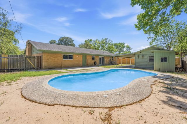 1307 Aspen ST, Lockhart, TX 78644