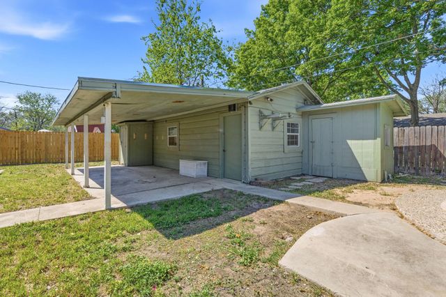 1307 Aspen ST, Lockhart, TX 78644