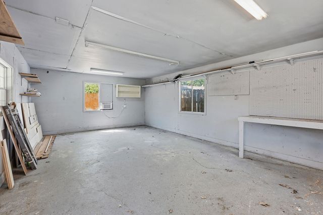 1307 Aspen ST, Lockhart, TX 78644