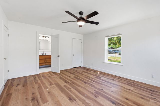 1307 Aspen ST, Lockhart, TX 78644