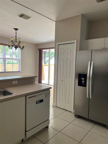 10861 NW 85th Terrace, Doral, FL 33178