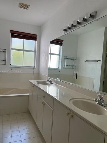10861 NW 85th Terrace, Doral, FL 33178