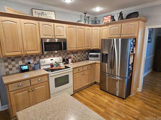 100 Holloway Cv, Heber Springs, AR 72543