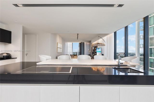 1000 Biscayne Boulevard 3502, Miami, FL 33132
