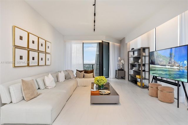 1000 Biscayne Boulevard 3502, Miami, FL 33132