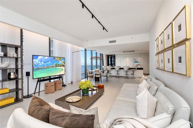 1000 Biscayne Boulevard 3502, Miami, FL 33132