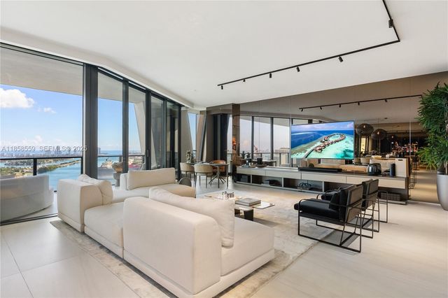 1000 Biscayne Boulevard 3502, Miami, FL 33132