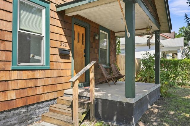 326 W Robert Avenue, Hazel Park, MI 48030