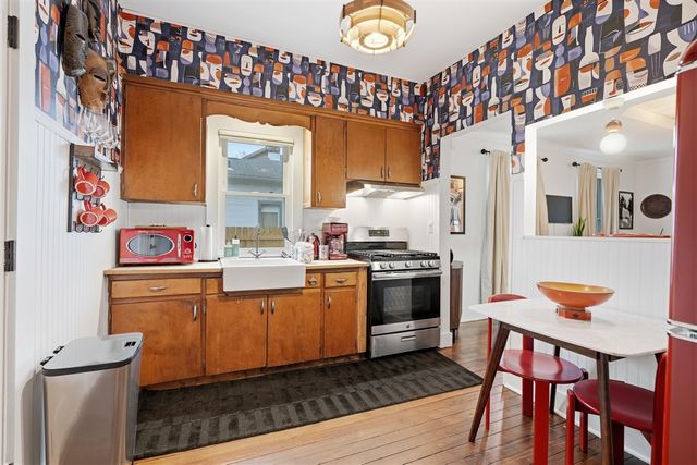 326 W Robert Avenue, Hazel Park, MI 48030