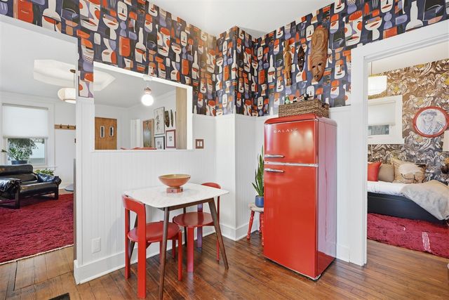 326 W Robert Avenue, Hazel Park, MI 48030